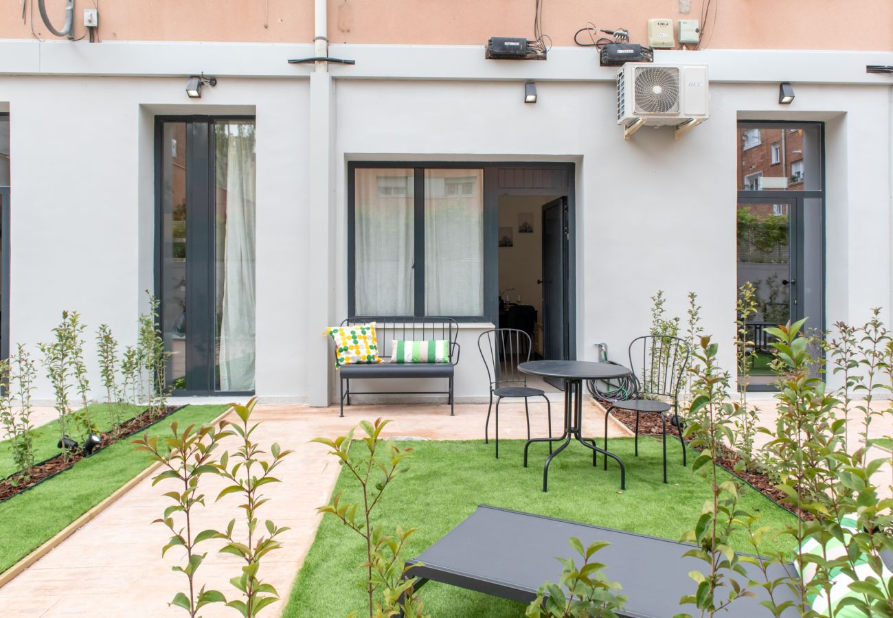 Apartamento en Madrid - Bonito apartamento de un dormitorio con patio GAN5C