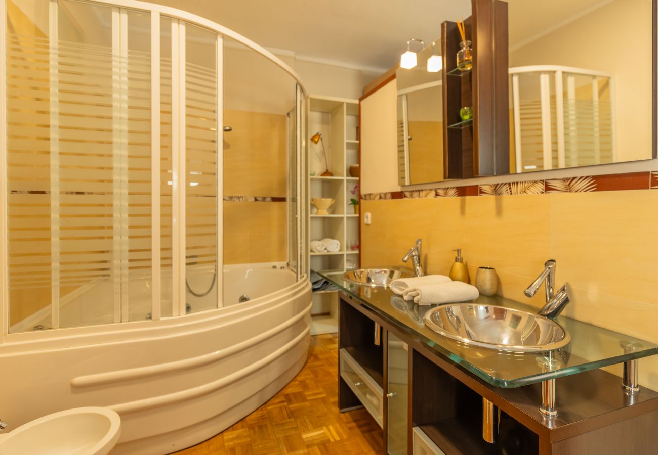 Apartamento en Madrid - Amplio apartamento de tres dormitorios en Arganzuela  VDP17