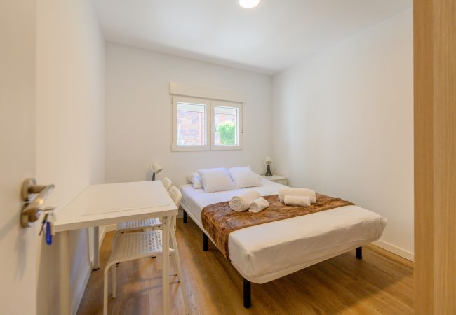  en Madrid - Acogedora habitación con cama doble cerca al Polideportivo Los Cantos en Alcorcón SAP35A