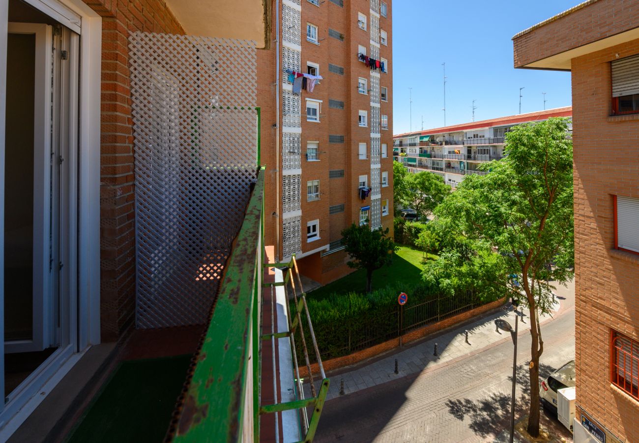 Alquiler por habitaciones en Madrid - Acogedora habitación cerca al Polideportivo Los Cantos en Alcorcón SAP35C