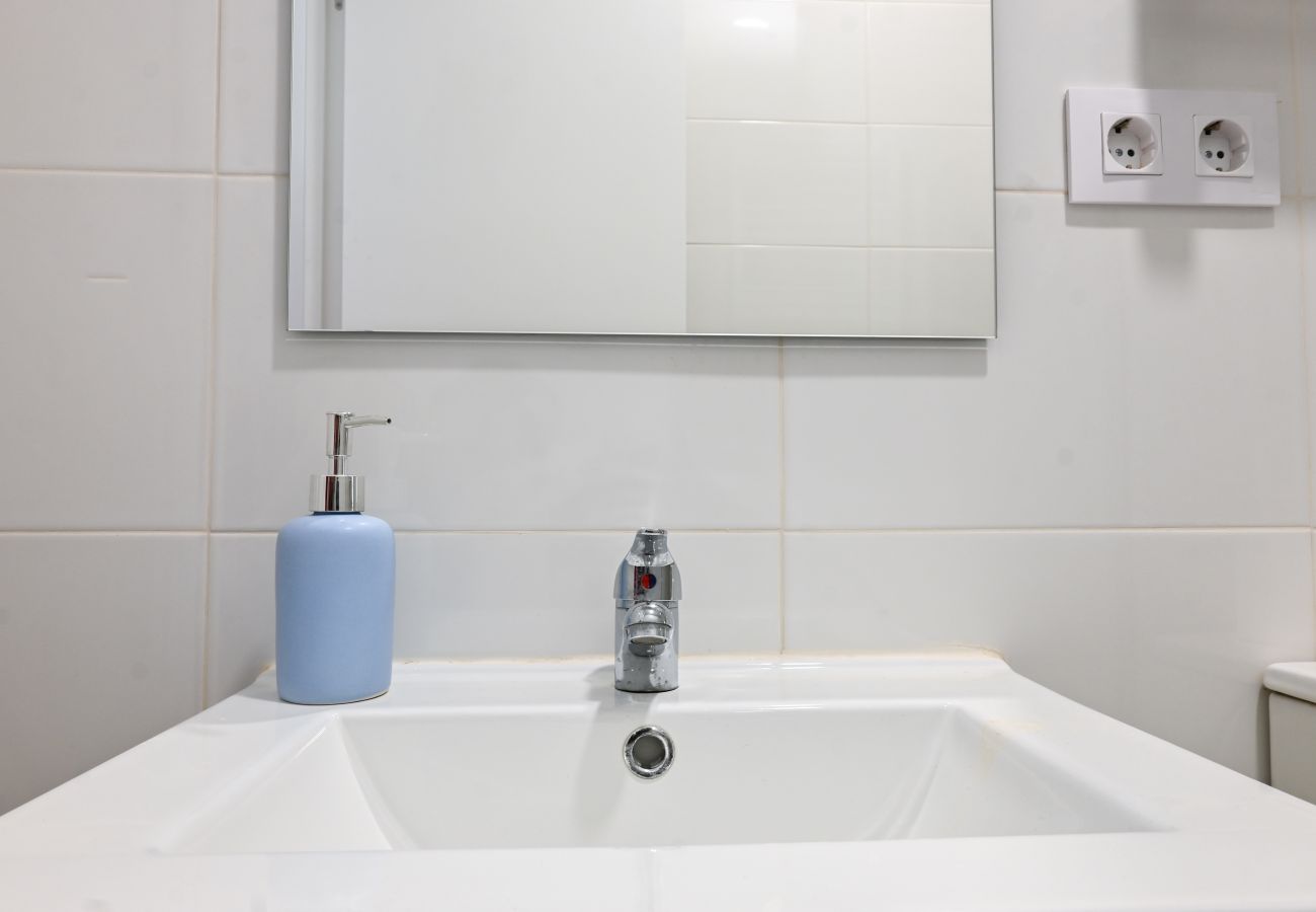 Apartamento en Madrid - Acogedor Apartamento de 1 Dormitorio  ALE14BA