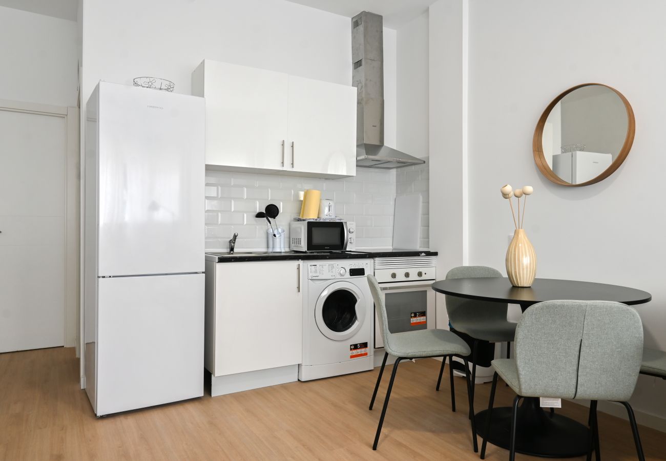 Apartamento en Madrid - Acogedor Apartamento de 1 Dormitorio  ALE14BA