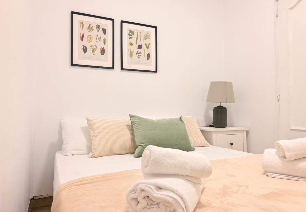 Apartamento en Madrid - Coqueto apartamento de dos dormitorios en la Av. Albufera