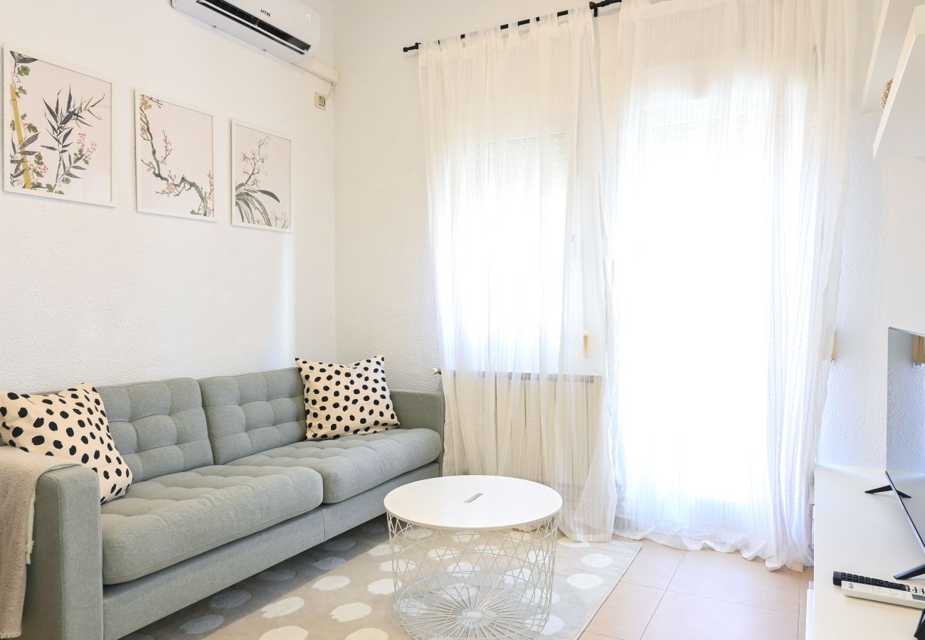 Apartamento en Madrid - Luminoso apartamento de tres dormitorios  