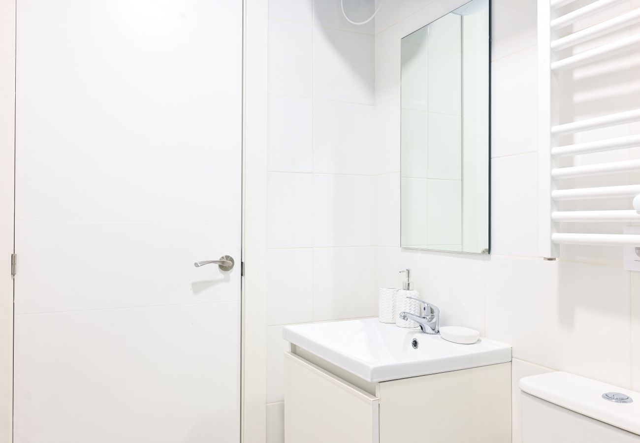 Apartamento en Madrid - Amplio apartamento en Pasaje Virgen de la Alegría 