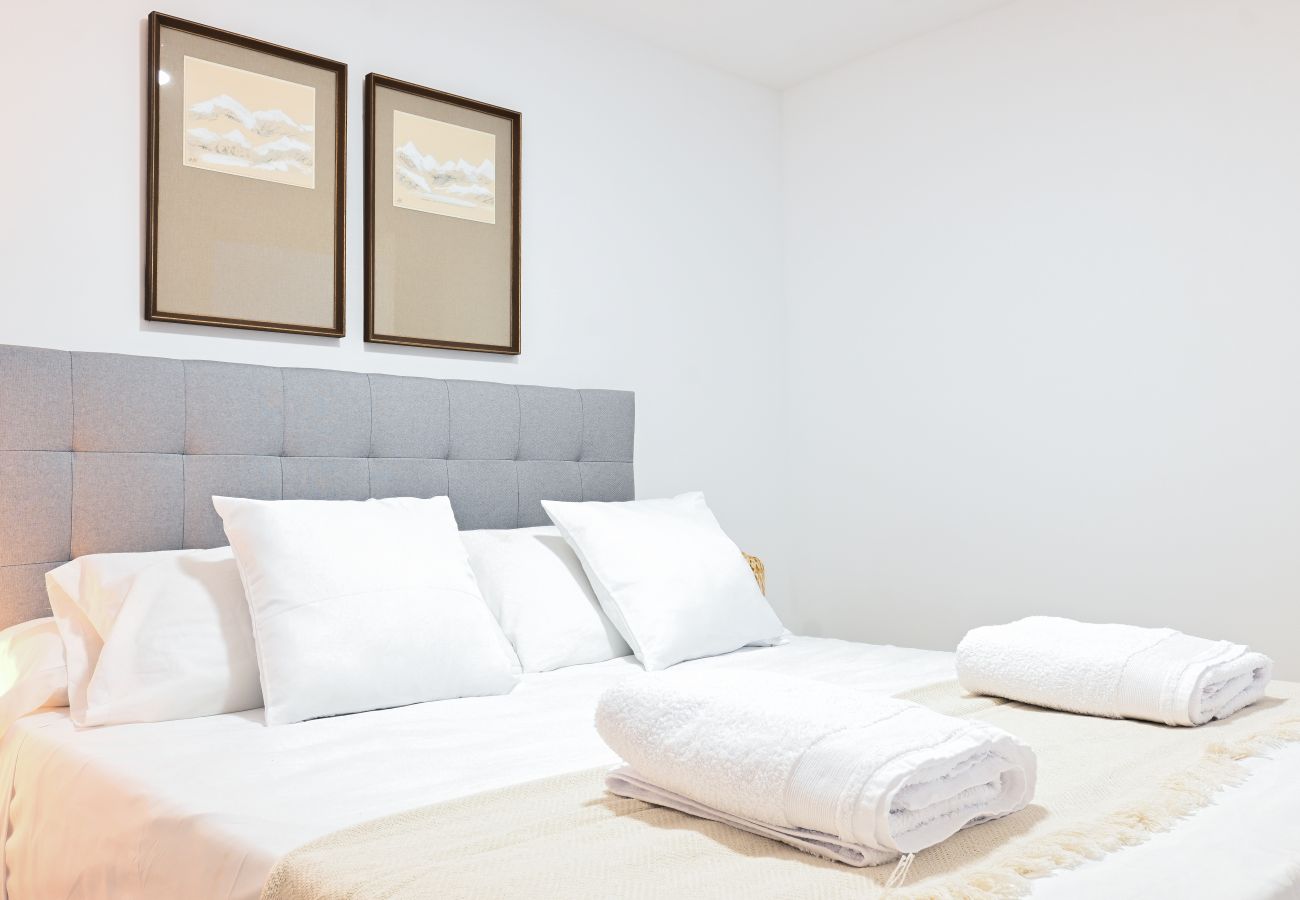 Apartamento en Madrid - Amplio apartamento en Pasaje Virgen de la Alegría 