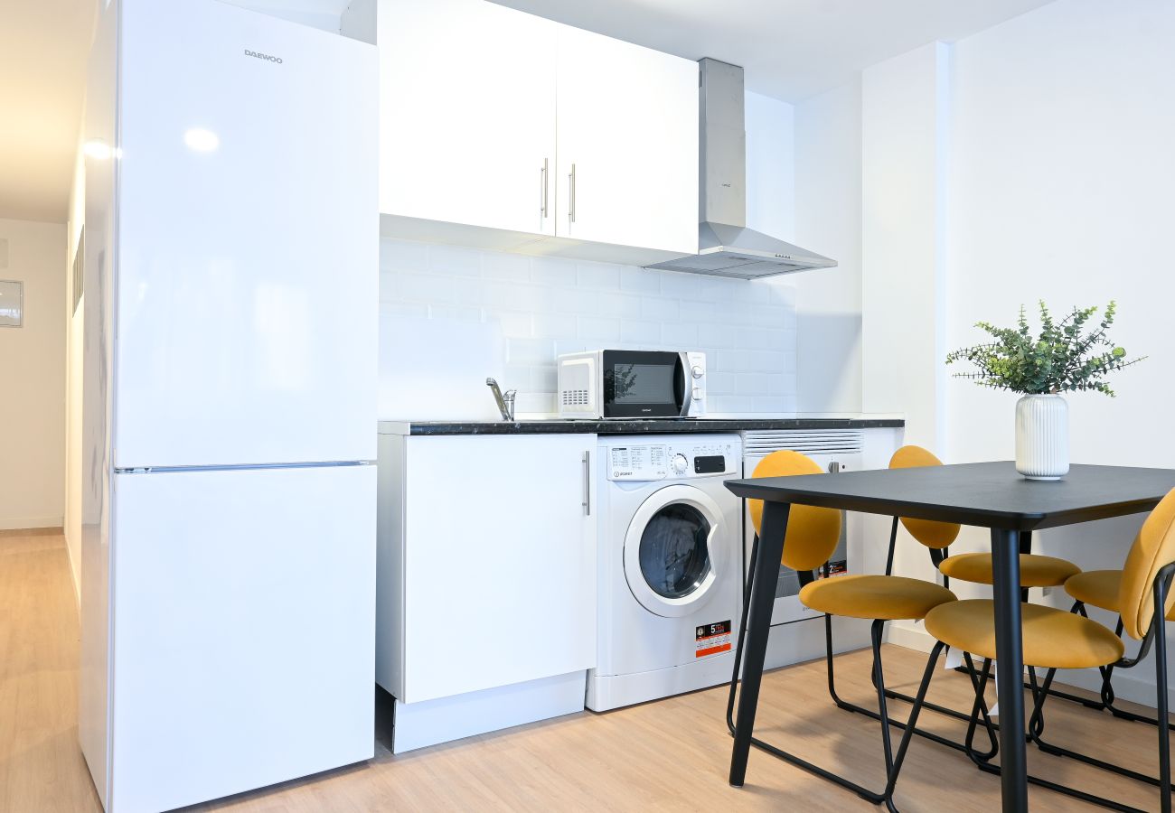 Apartamento en Madrid - Amplio apartamento en Pasaje Virgen de la Alegría 