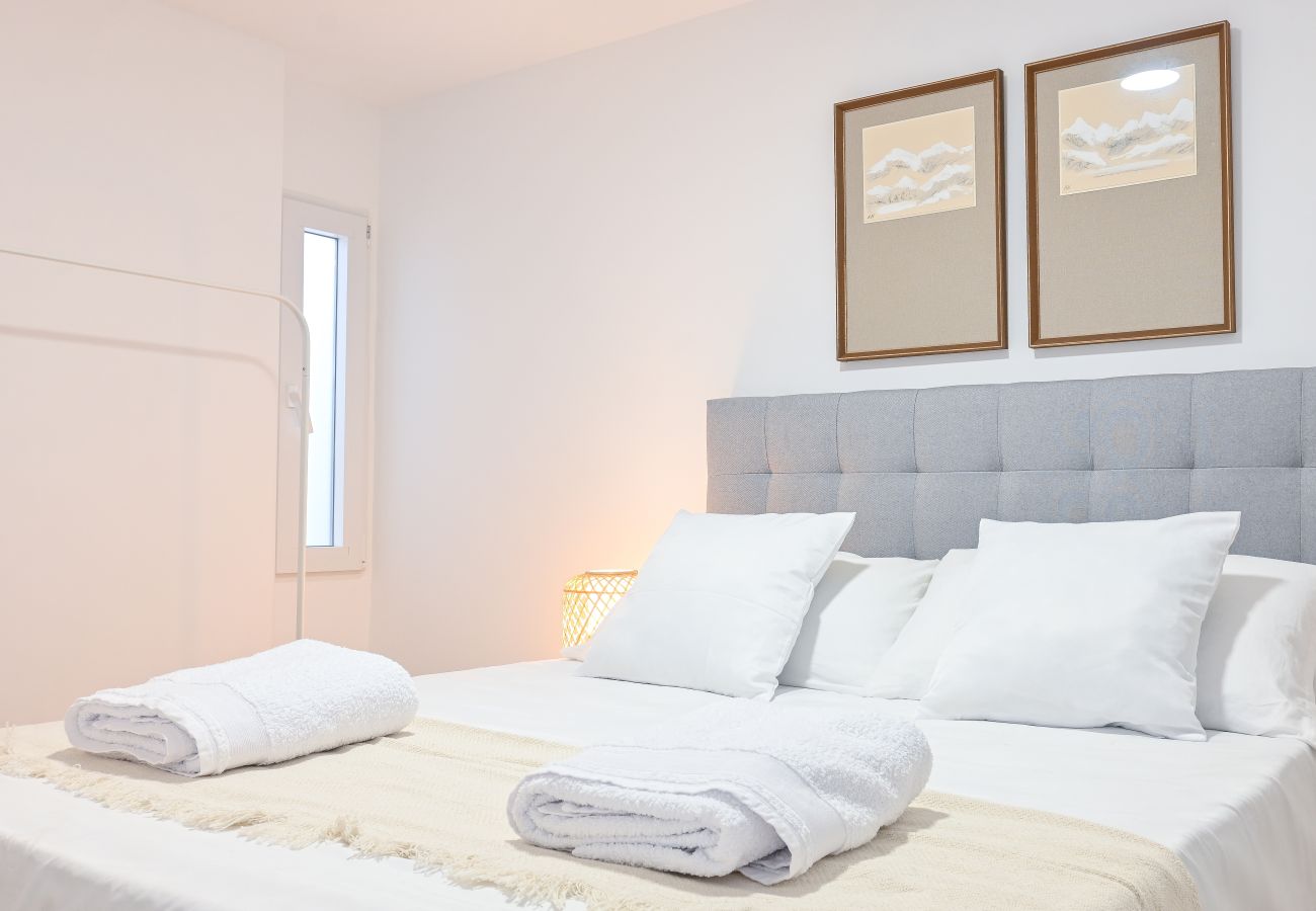 Apartamento en Madrid - Amplio apartamento en Pasaje Virgen de la Alegría 