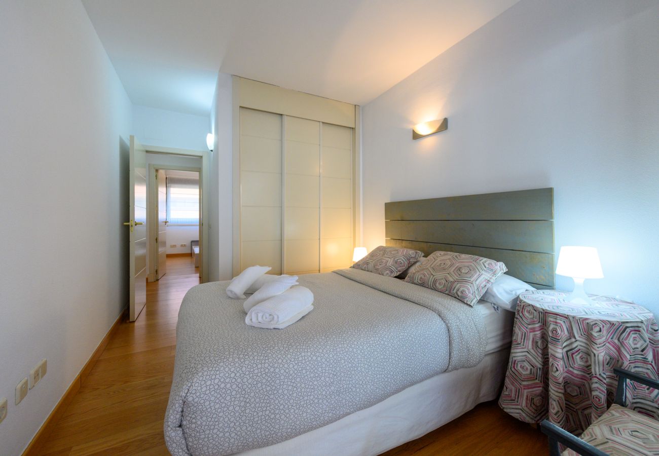 Apartamento en Madrid - Moderno Apartamento Familiar con Terraza y Piscina en Madrid SOD1 