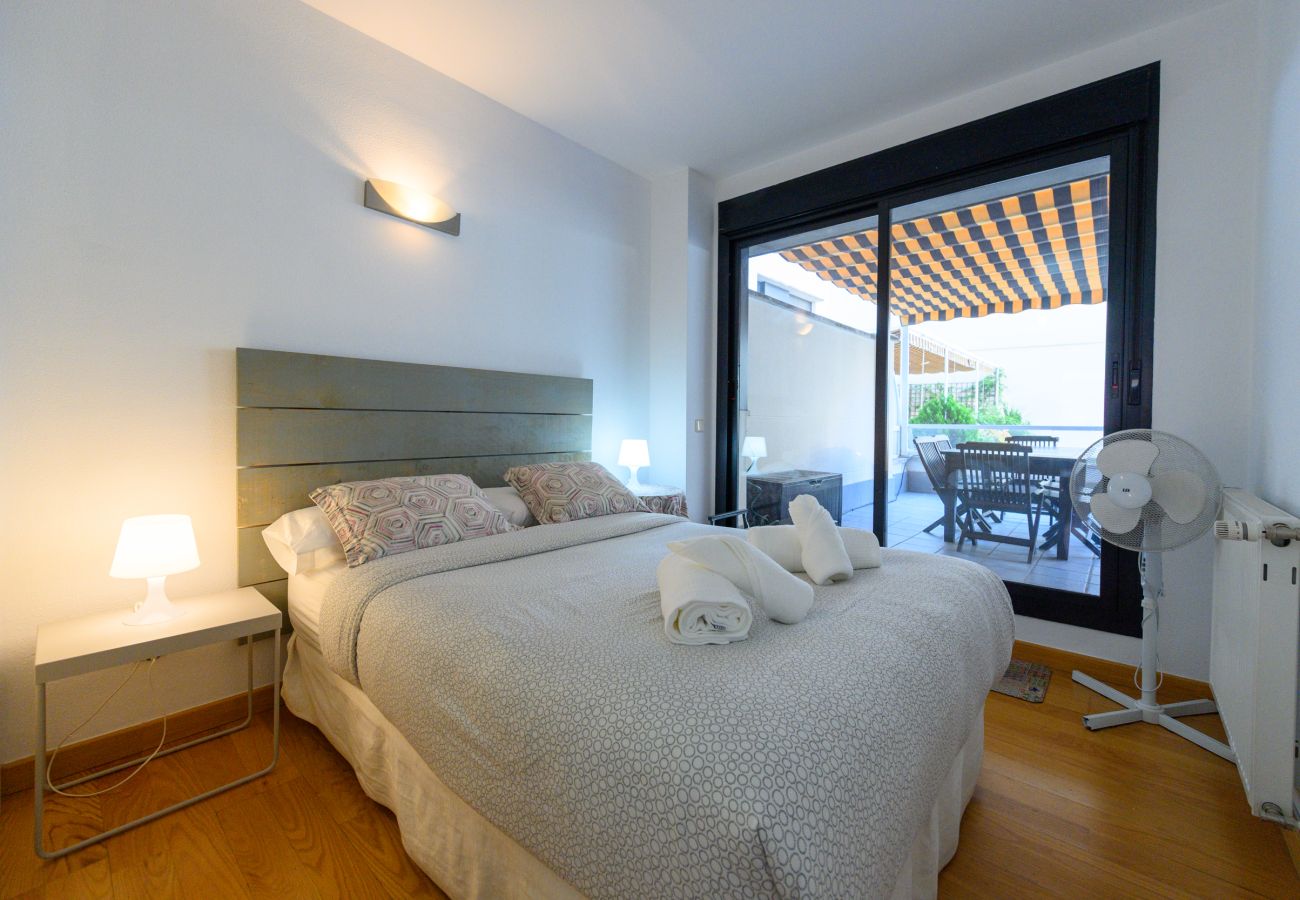 Apartamento en Madrid - Moderno Apartamento Familiar con Terraza y Piscina en Madrid SOD1 