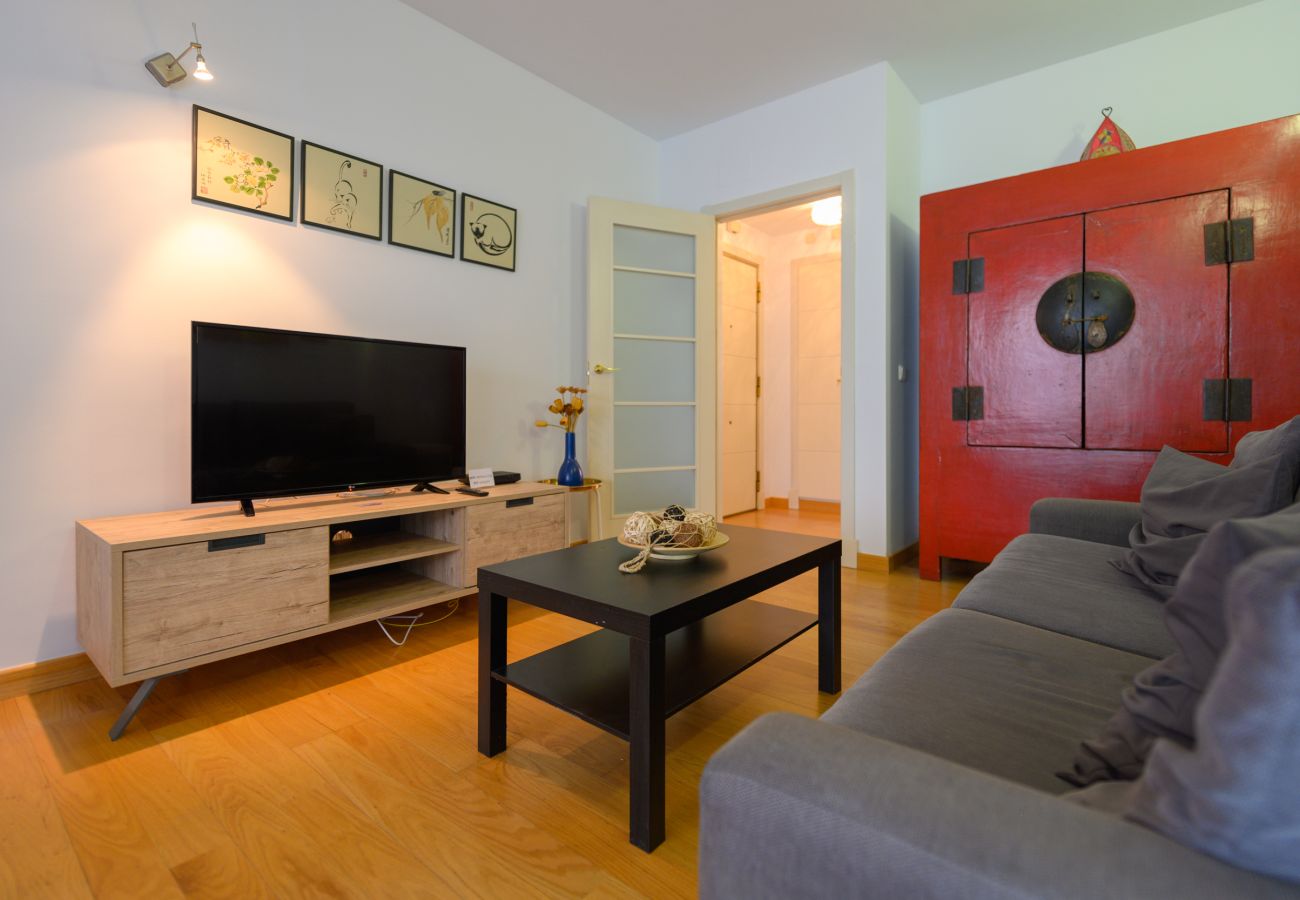 Apartamento en Madrid - Moderno Apartamento Familiar con Terraza y Piscina en Madrid SOD1 