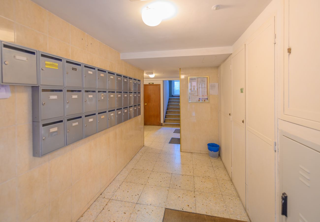 Apartamento en Madrid - Acogedor Apartamento en San Isidro: Confort y Conectividad cerca al Corazón de Madrid ALA68