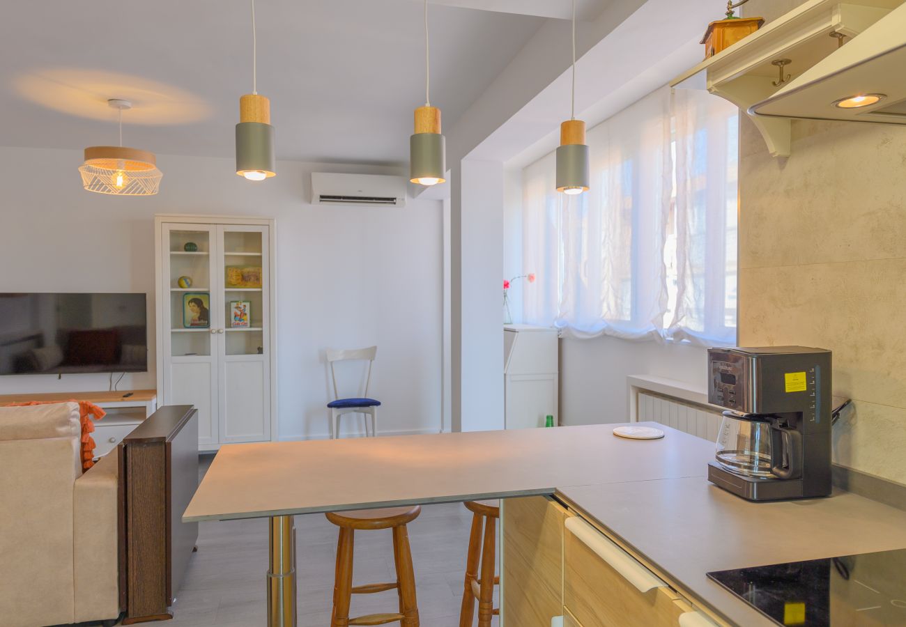 Apartamento en Madrid - Acogedor Apartamento en San Isidro: Confort y Conectividad cerca al Corazón de Madrid ALA68