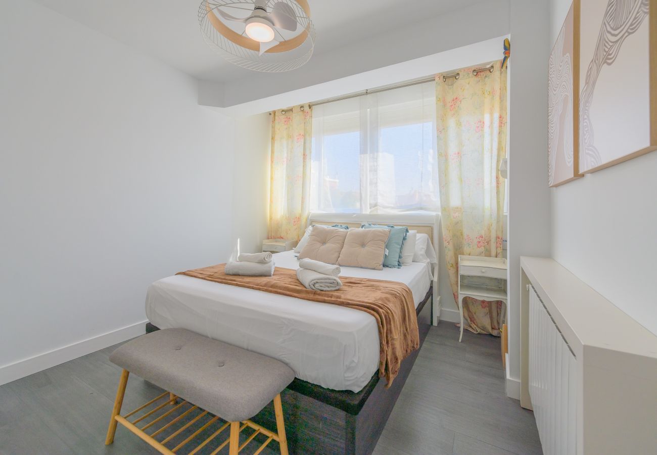 Apartamento en Madrid - Acogedor Apartamento en San Isidro: Confort y Conectividad cerca al Corazón de Madrid ALA68