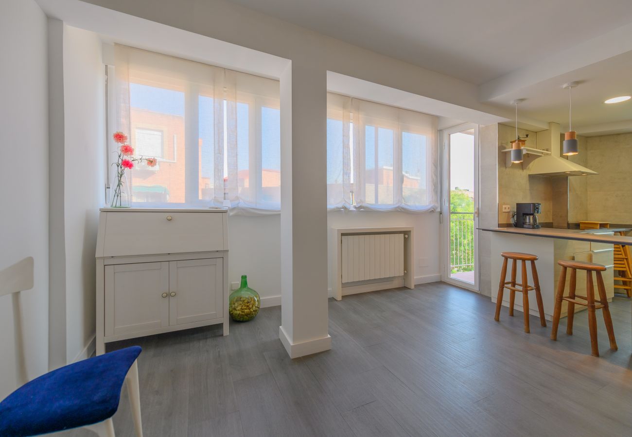 Apartamento en Madrid - Acogedor Apartamento en San Isidro: Confort y Conectividad cerca al Corazón de Madrid ALA68