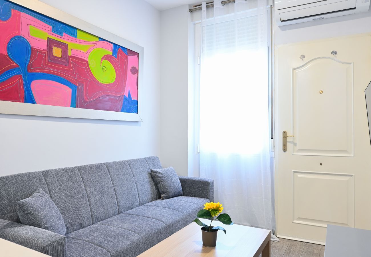 Apartamento en Madrid -  Acogedor apartamento  de una dormitorio en Fuencarral