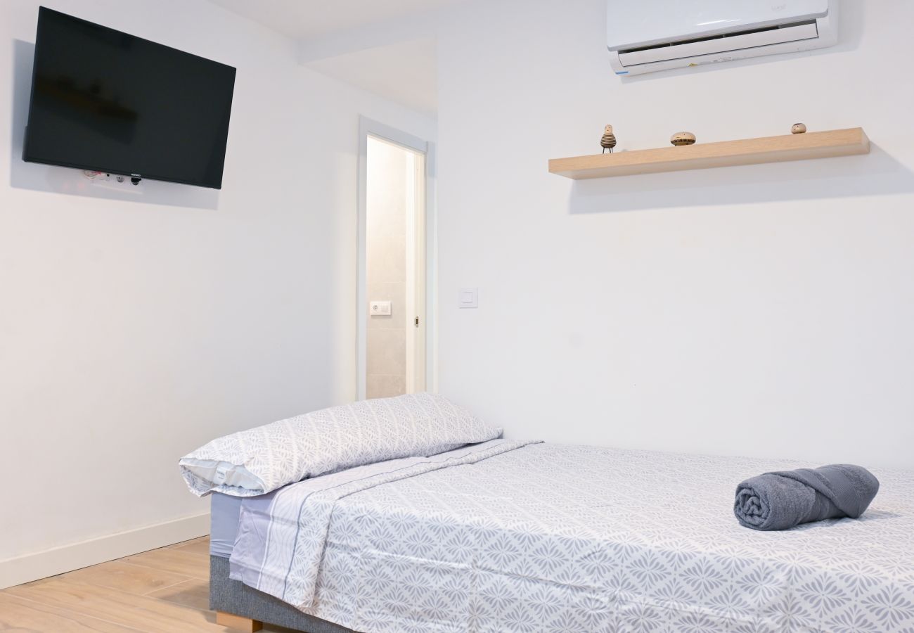 Apartamento en Madrid -  M (VIL27)Acogedor apartamento  de tres dormitorios  con balcón en Villaverde  