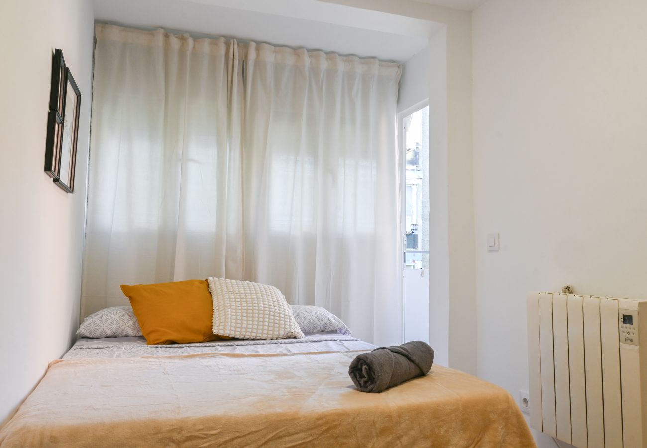 Apartamento en Madrid -  M (VIL27)Acogedor apartamento  de tres dormitorios  con balcón en Villaverde  