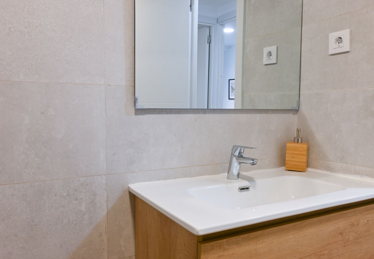 Apartamento en Madrid -  M (VIL27)Acogedor apartamento  de tres dormitorios  con balcón en Villaverde  