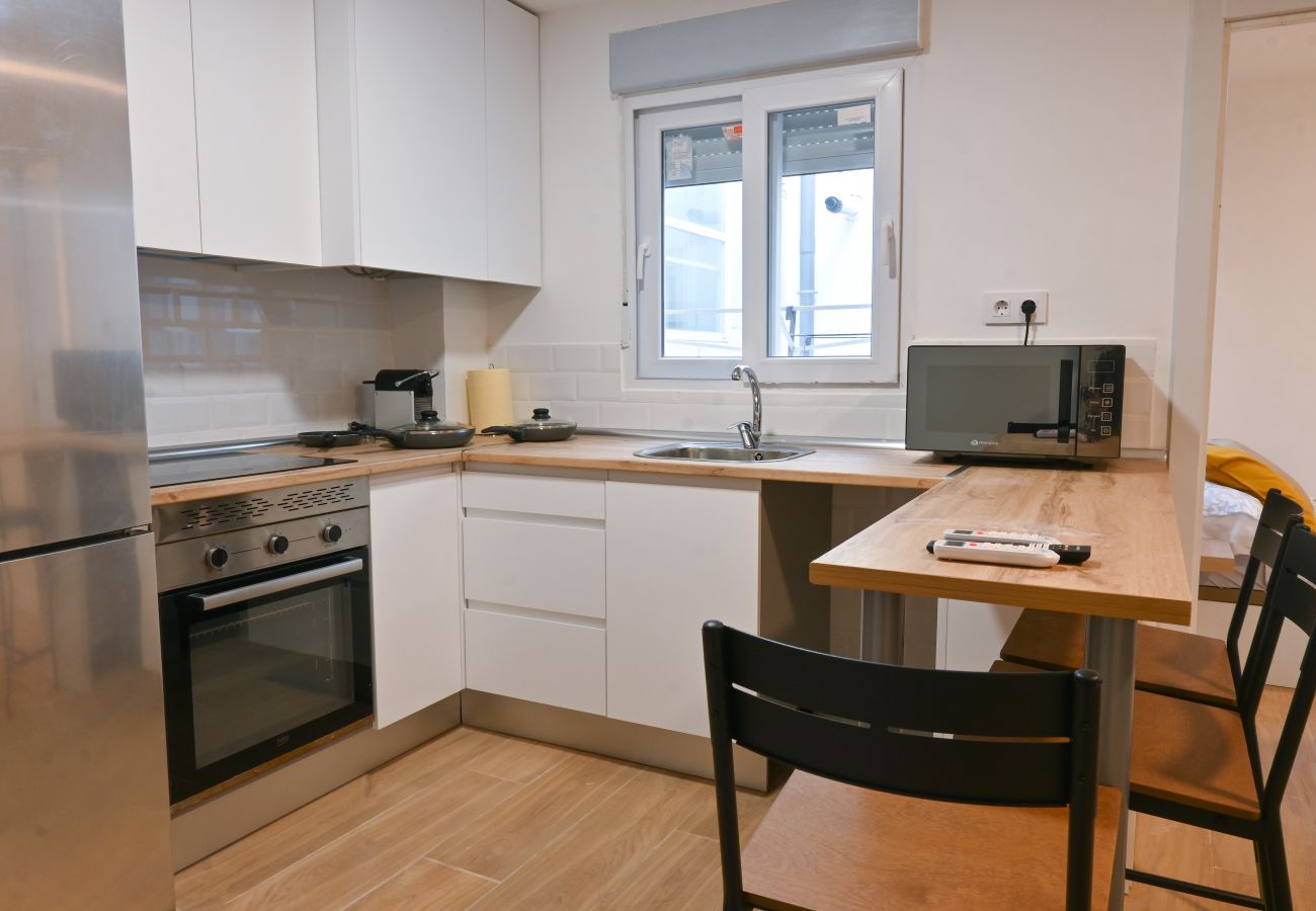 Apartamento en Madrid -  M (VIL27)Acogedor apartamento  de tres dormitorios  con balcón en Villaverde  