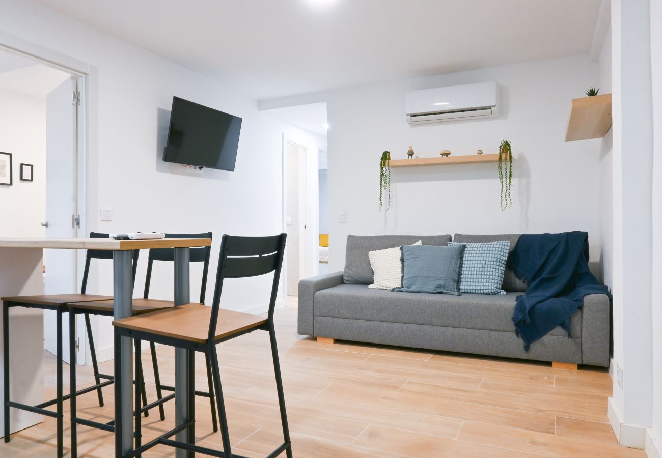 Apartamento en Madrid -  M (VIL27)Acogedor apartamento  de tres dormitorios  con balcón en Villaverde  