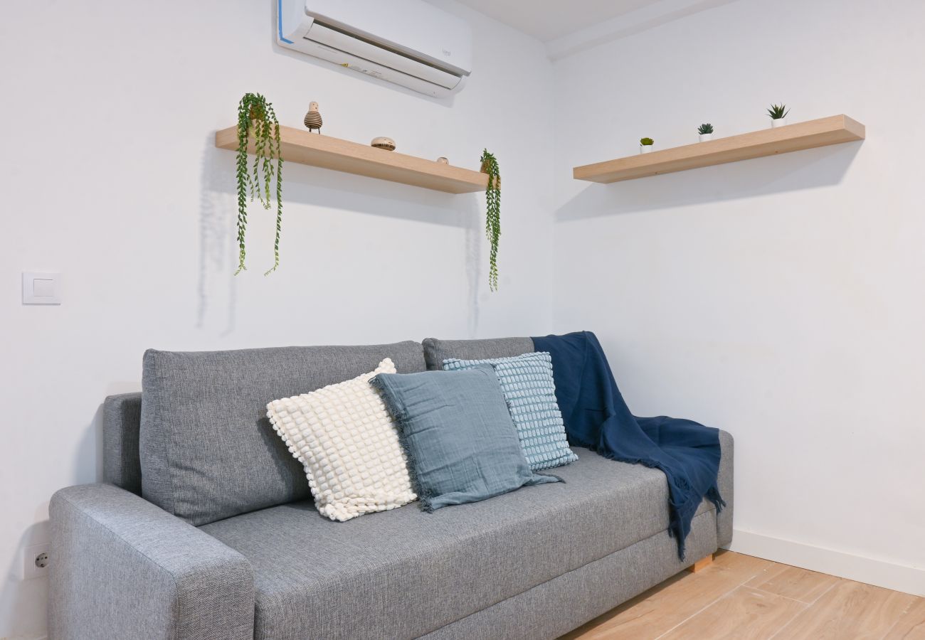 Apartamento en Madrid -  M (VIL27)Acogedor apartamento  de tres dormitorios  con balcón en Villaverde  