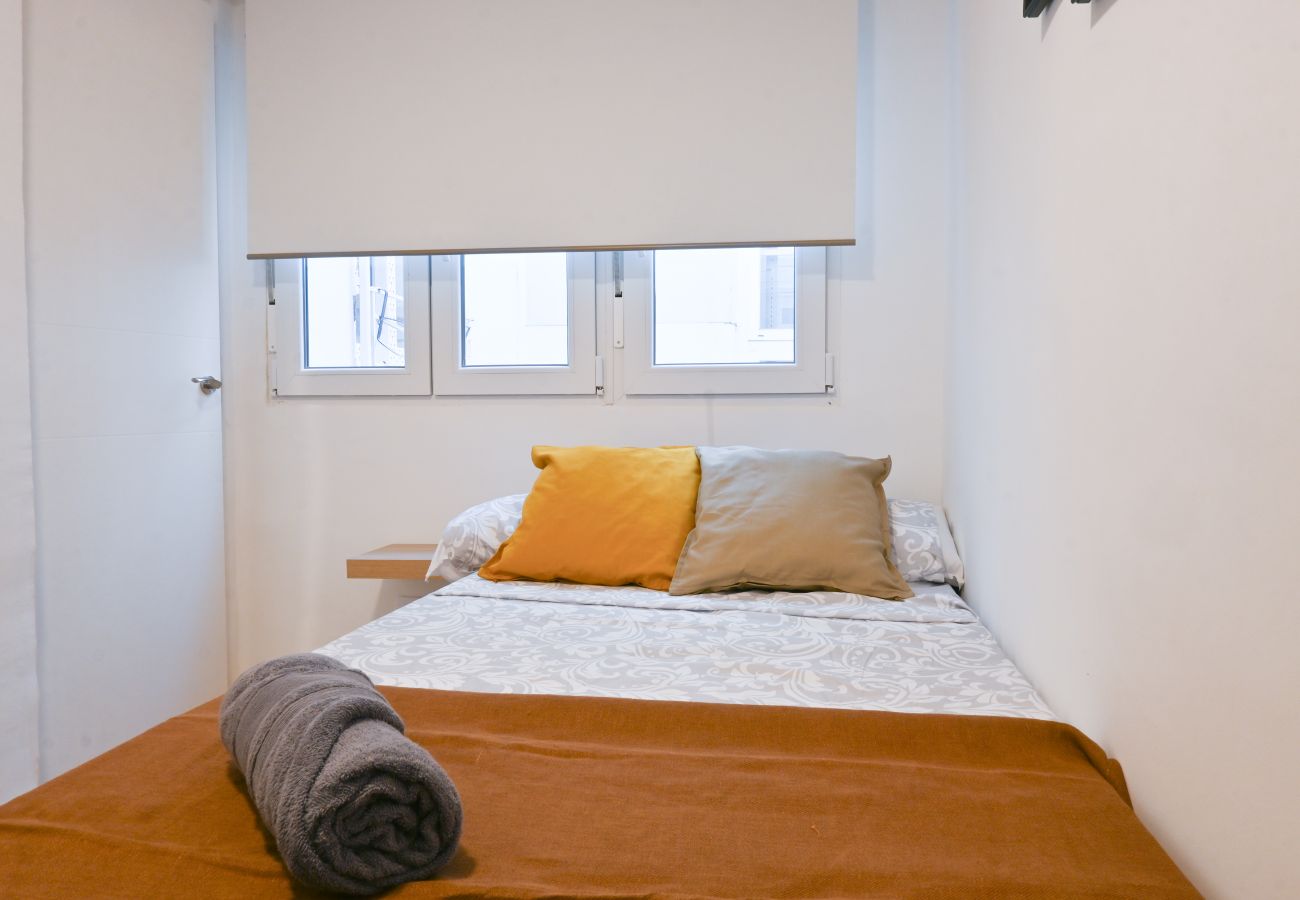 Apartamento en Madrid -  M (VIL27)Acogedor apartamento  de tres dormitorios  con balcón en Villaverde  