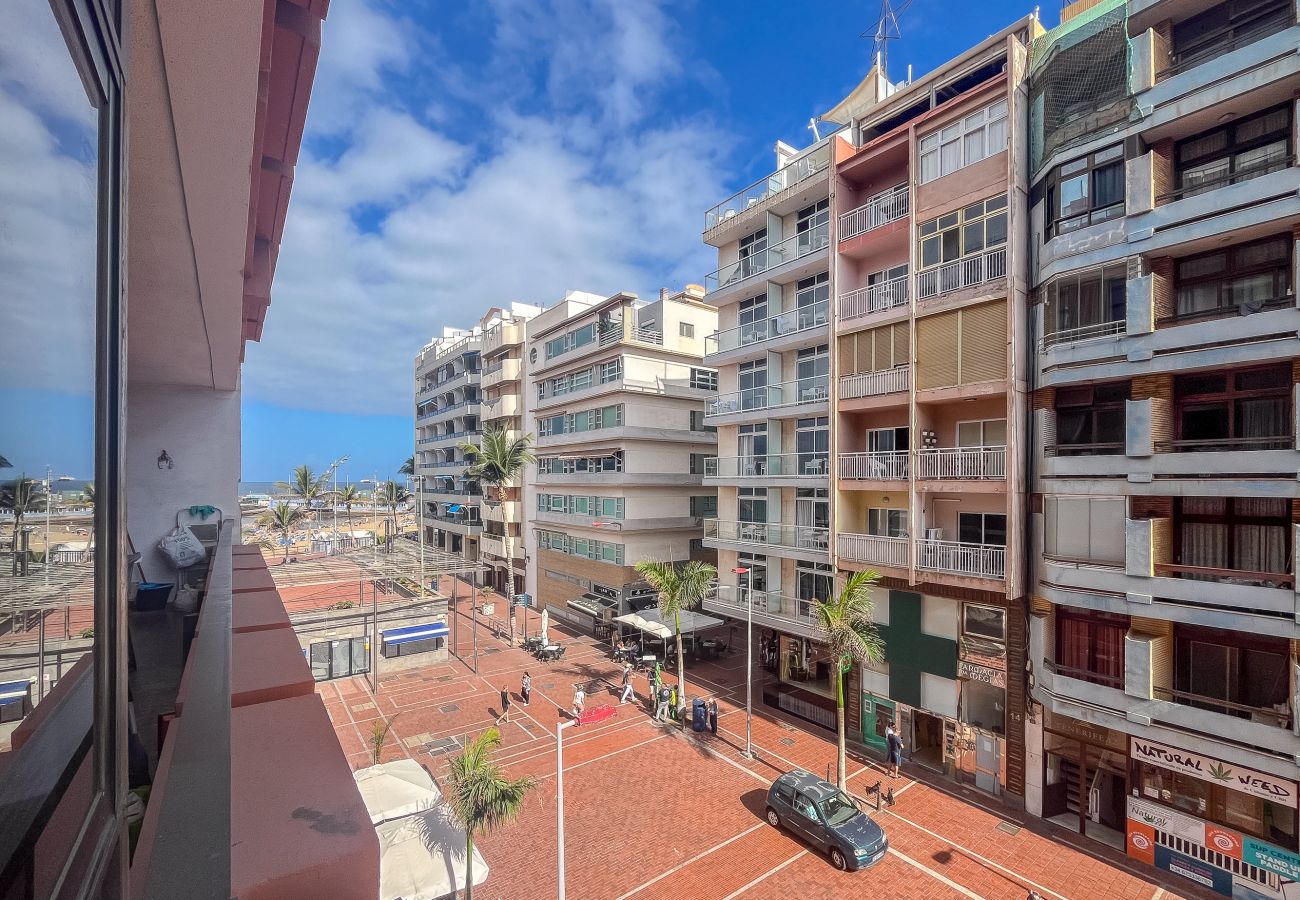 Apartamento en Las Palmas de Gran Canaria - Lightbooking Sagasta Playa a tan solo 10 metros de la playa de las Canteras