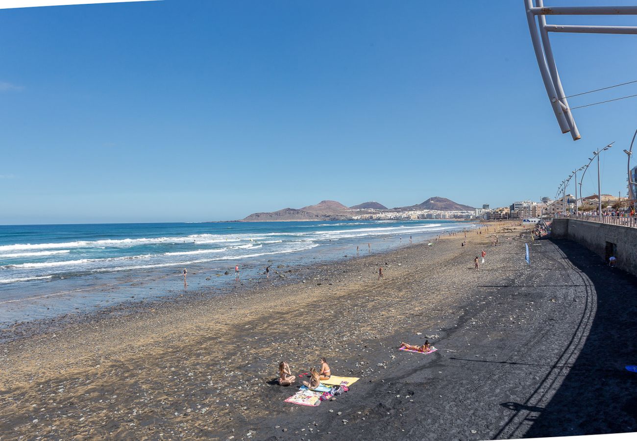 Apartamento en Las Palmas de Gran Canaria - Lightbooking Sagasta Playa a tan solo 10 metros de la playa de las Canteras