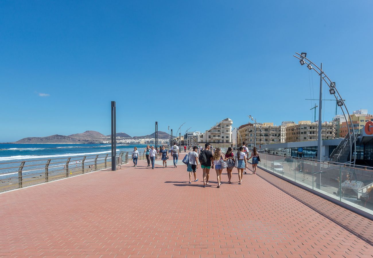 Apartamento en Las Palmas de Gran Canaria - Lightbooking Sagasta Playa a tan solo 10 metros de la playa de las Canteras