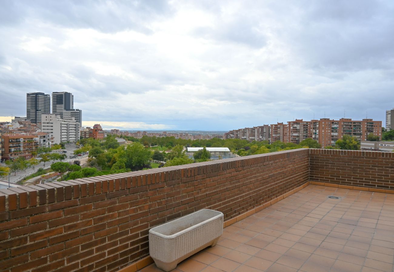 Apartamento en Madrid -  Dúplex Ático con Espectaculares Vistas al Parque en Tetuán