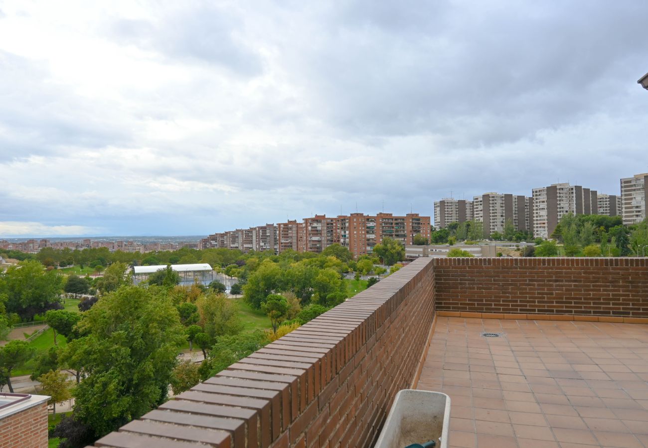 Apartamento en Madrid -  Dúplex Ático con Espectaculares Vistas al Parque en Tetuán