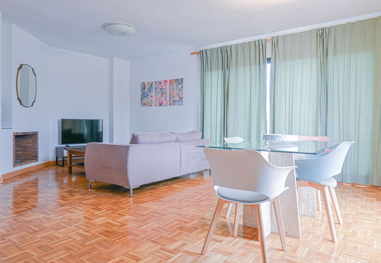 Apartamento en Madrid -  Dúplex Ático con Espectaculares Vistas al Parque en Tetuán