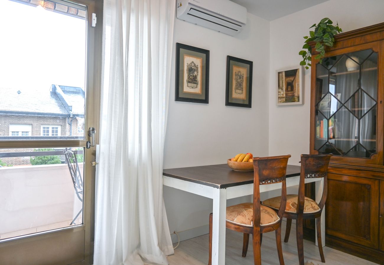 Apartamento en Alcobendas -  Vivienda Ideal: Espacio Acogedor en Alcobendas con Terraza Privada