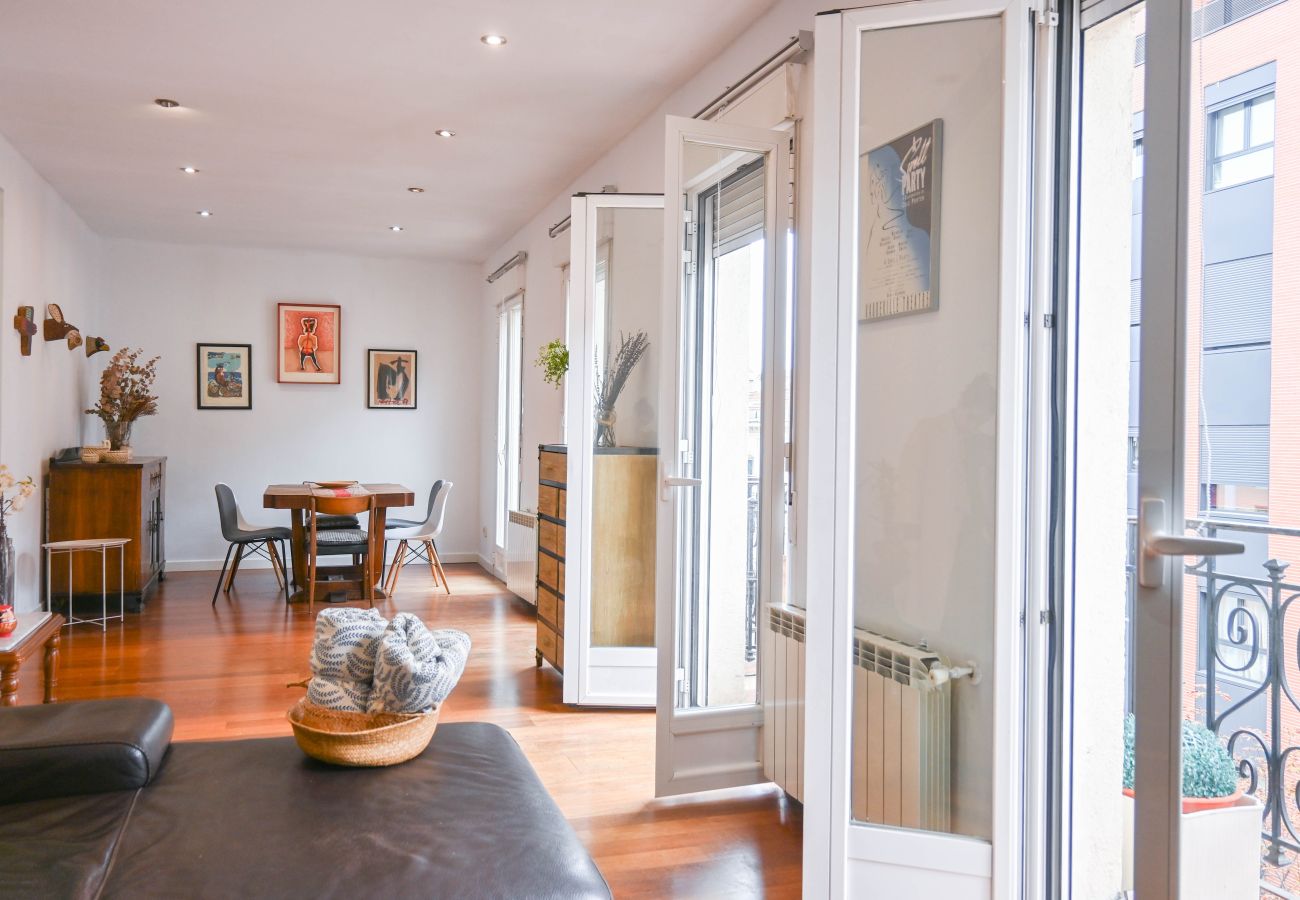 Apartamento en Madrid - Elegante Apartamento con Balcones en el Corazón del Barrio de Salamanca