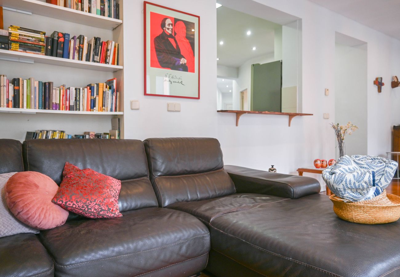 Apartamento en Madrid - Elegante Apartamento con Balcones en el Corazón del Barrio de Salamanca