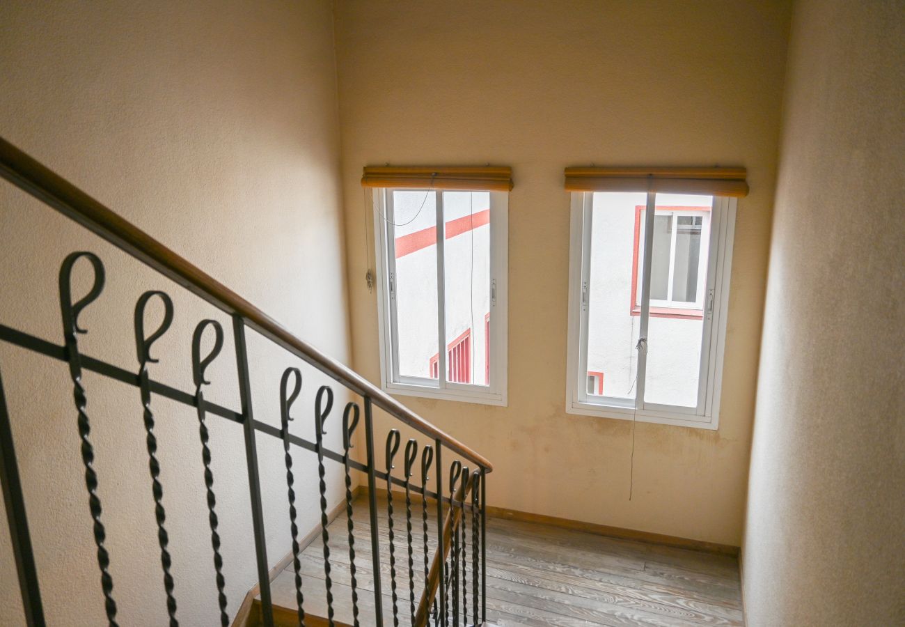 Apartamento en Madrid - M (SEN169) Amplio Apartamento con Balcón en Calle Santa Engracia, Chamberí  