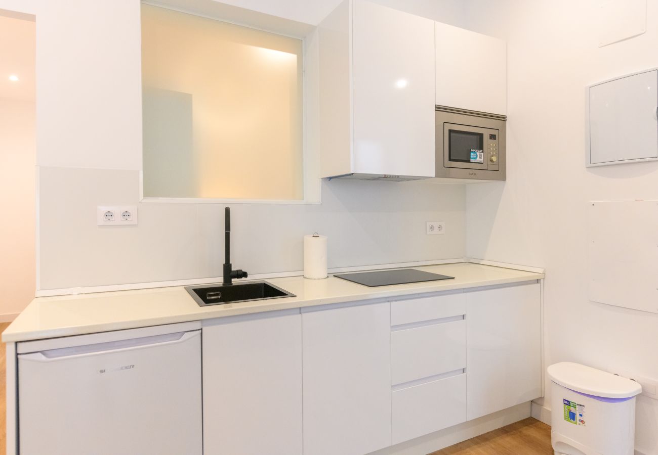 Apartamento en Madrid - M (FEI7) Elegancia y Confort en el Corazón de Chamberí: Apartamento Dúplex con Sótano Privado y Estilo Único