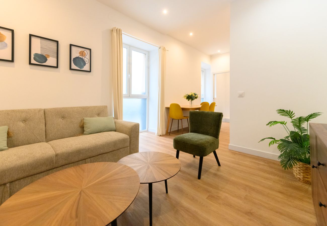 Apartamento en Madrid - M (FEI7) Elegancia y Confort en el Corazón de Chamberí: Apartamento Dúplex con Sótano Privado y Estilo Único