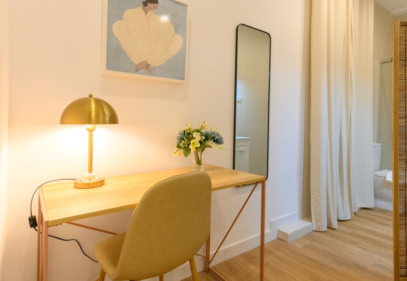 Apartamento en Madrid - M (FEI7) Elegancia y Confort en el Corazón de Chamberí: Apartamento Dúplex con Sótano Privado y Estilo Único