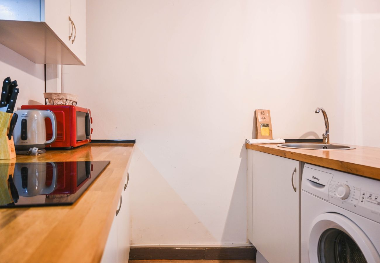 Apartamento en Madrid - Moderno y Elegante piso en Argüelles con 2 Suites y Vestidor – Ideal para Familias 