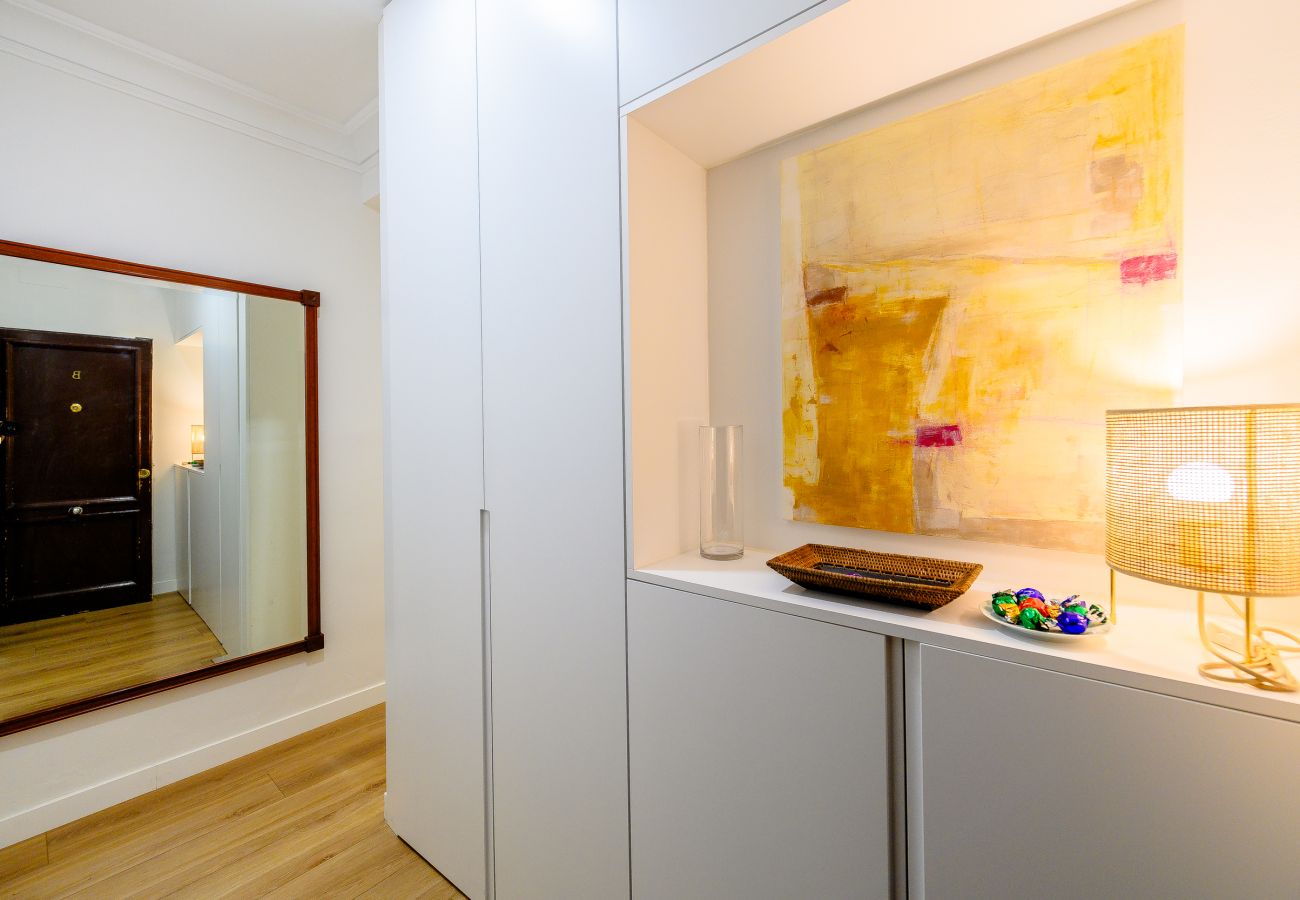 Apartamento en Madrid - Apartamento Luminoso con Balcón en el Corazón de Moncloa