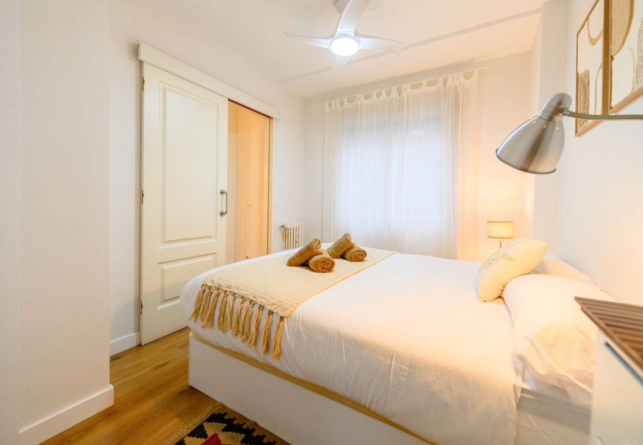 Apartamento en Madrid - Apartamento Luminoso con Balcón en el Corazón de Moncloa