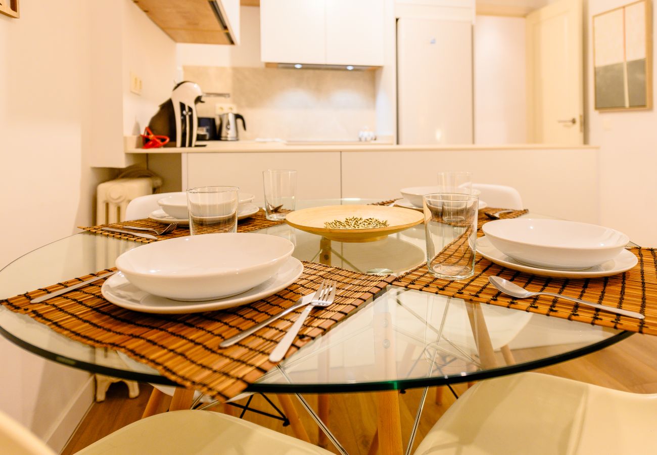 Apartamento en Madrid - Apartamento Luminoso con Balcón en el Corazón de Moncloa