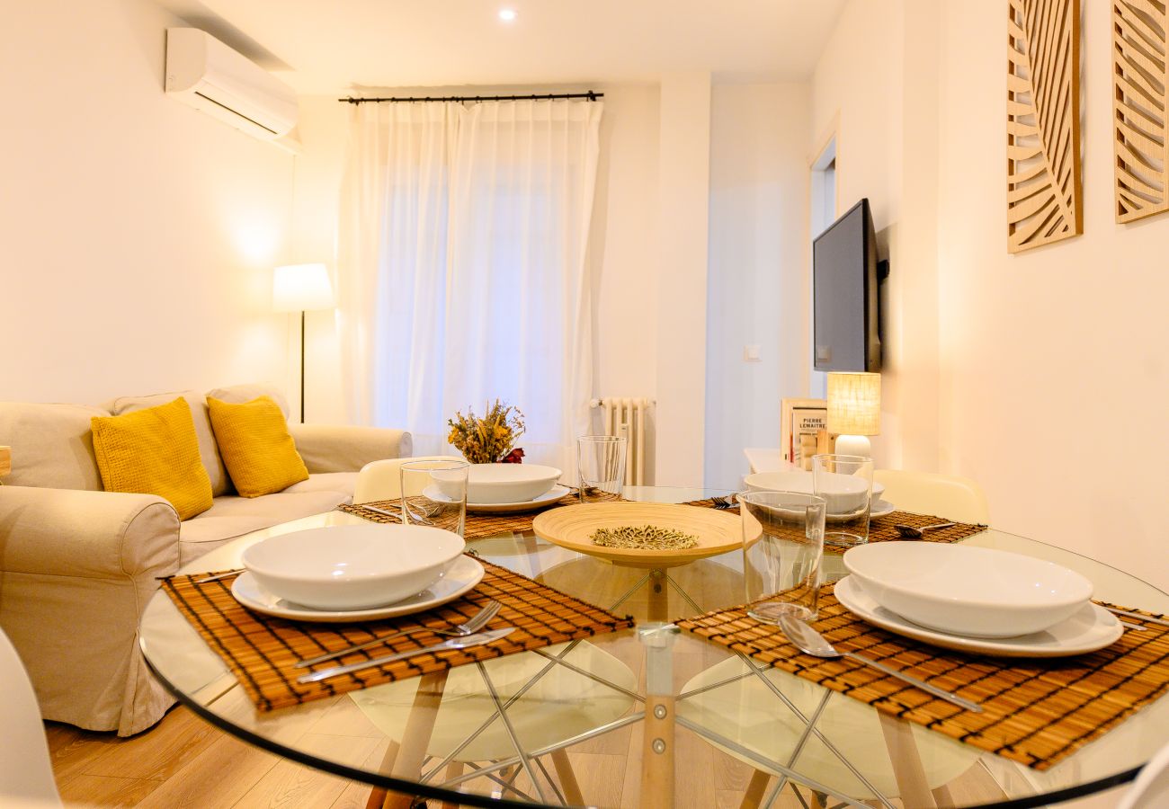 Apartamento en Madrid - Apartamento Luminoso con Balcón en el Corazón de Moncloa