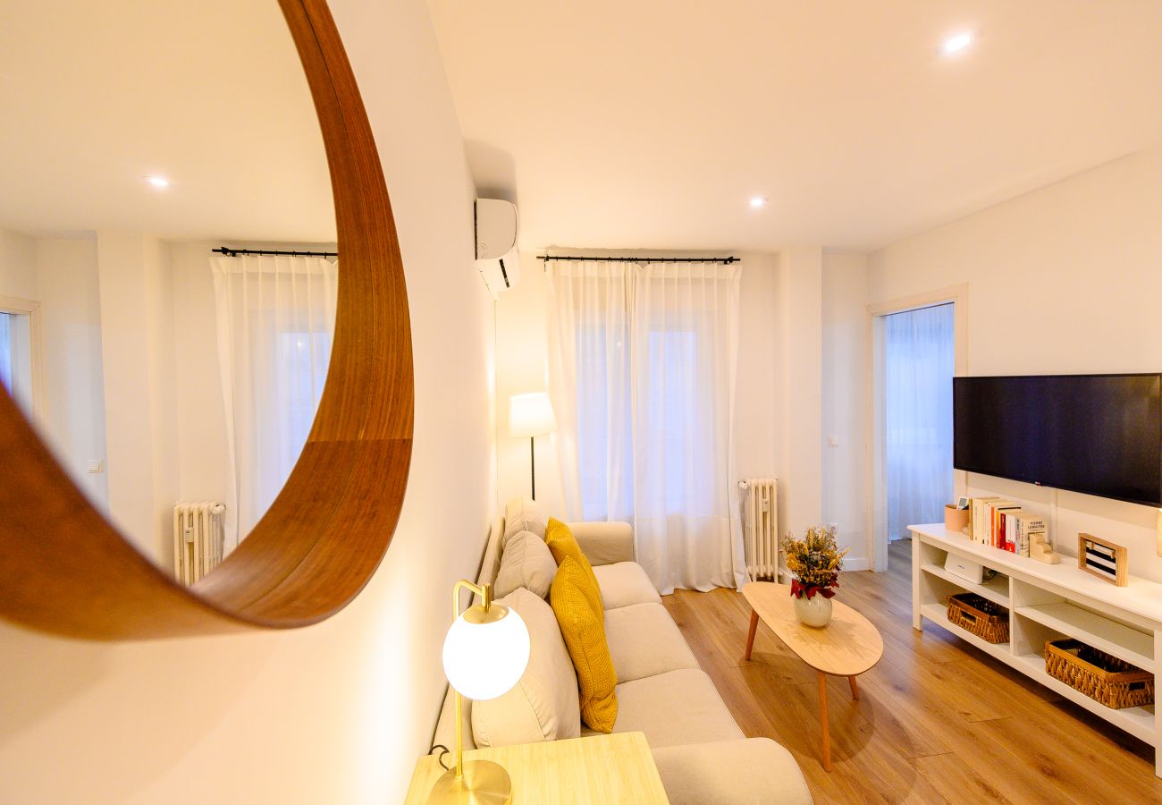 Apartamento en Madrid - Apartamento Luminoso con Balcón en el Corazón de Moncloa