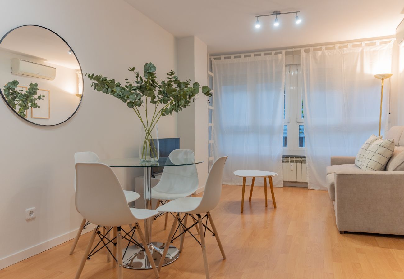 Apartamento en Madrid - Piso Amplio y Cálido en Madrid: Ideal para tu Estancia Perfecta