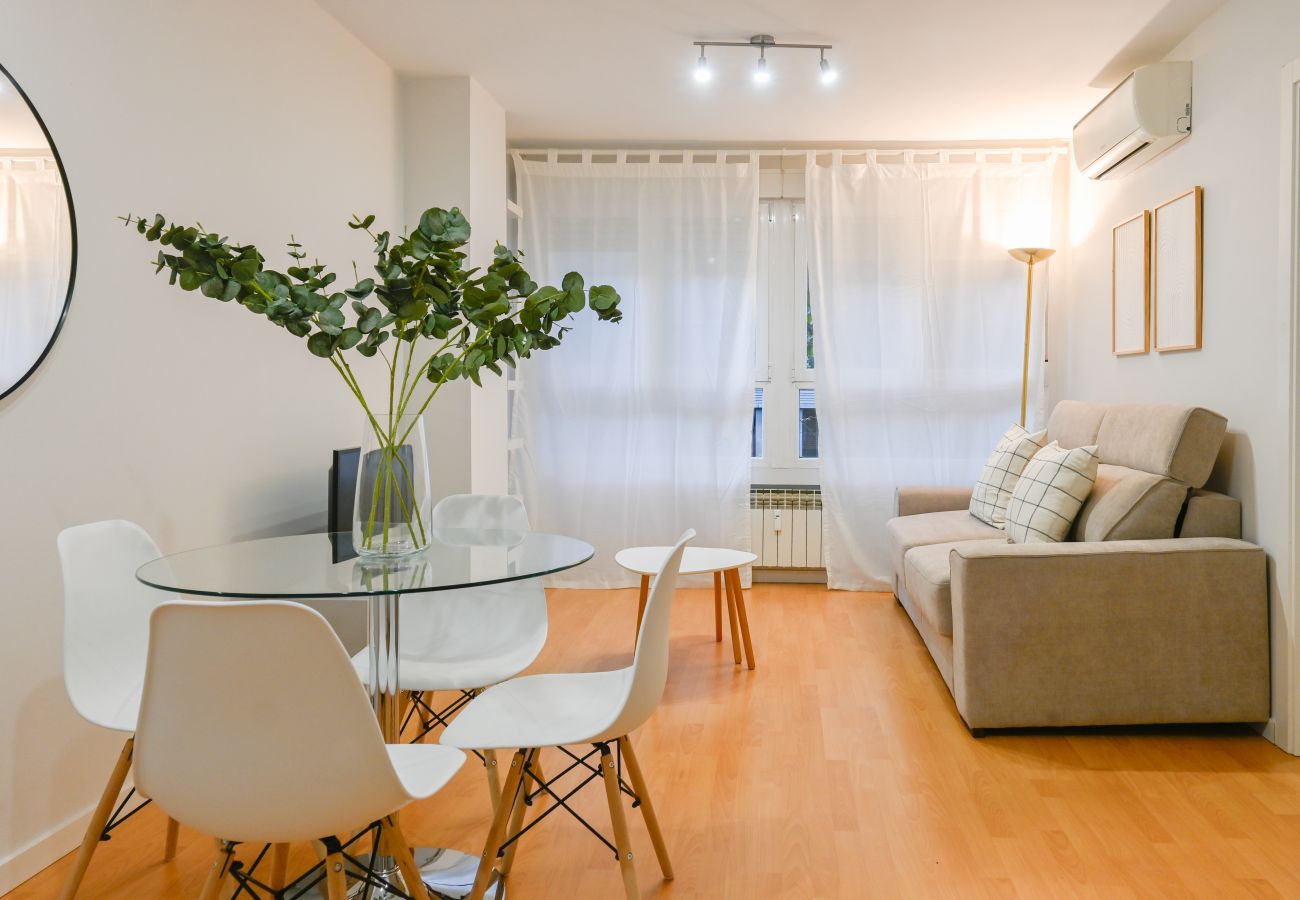 Apartamento en Madrid - Piso Amplio y Cálido en Madrid: Ideal para tu Estancia Perfecta