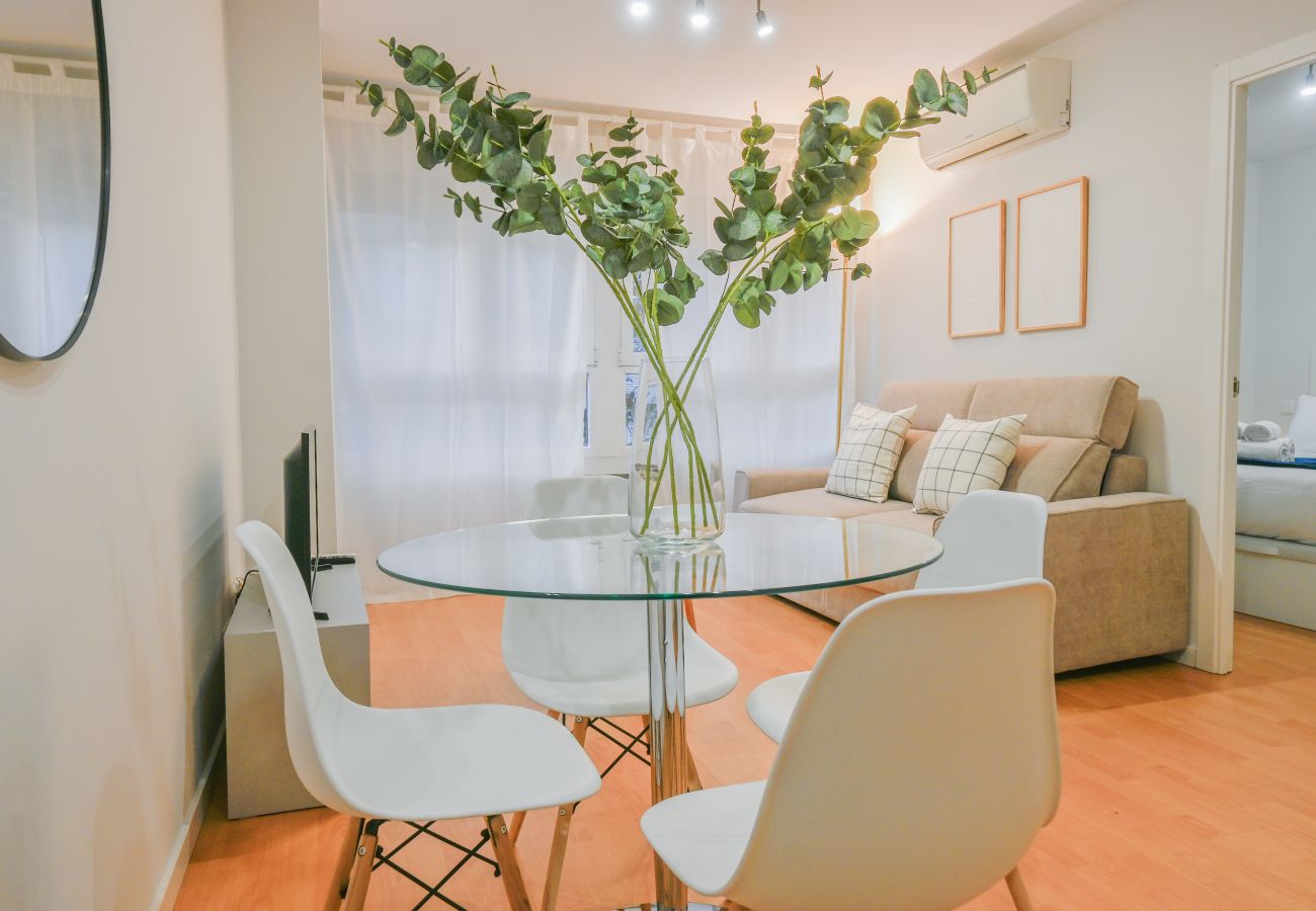 Apartamento en Madrid - Piso Amplio y Cálido en Madrid: Ideal para tu Estancia Perfecta