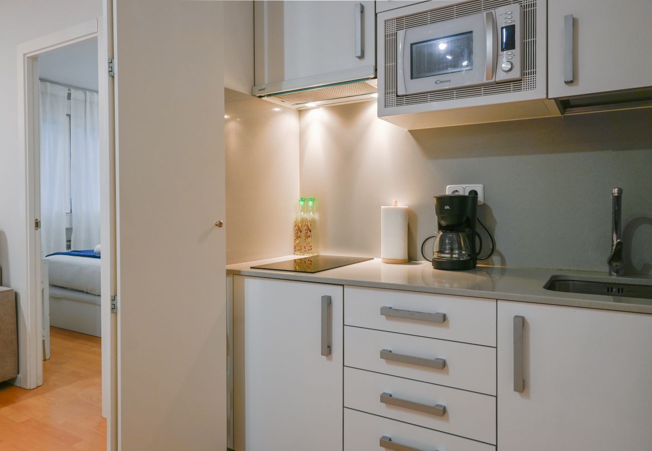 Apartamento en Madrid - Piso Amplio y Cálido en Madrid: Ideal para tu Estancia Perfecta